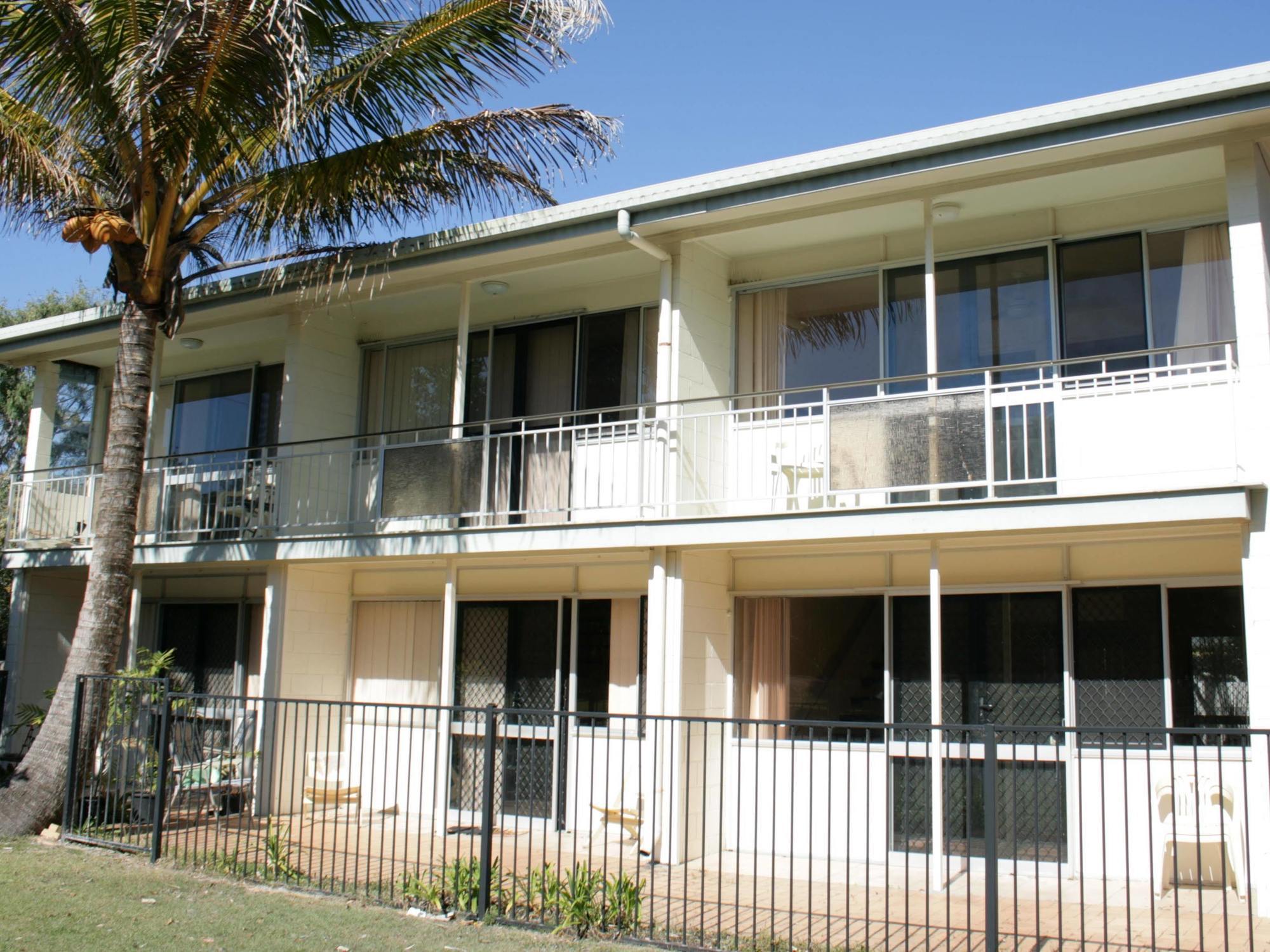 Pippies Beachhouse Backpackers Рэйнбоу-Бич Экстерьер фото